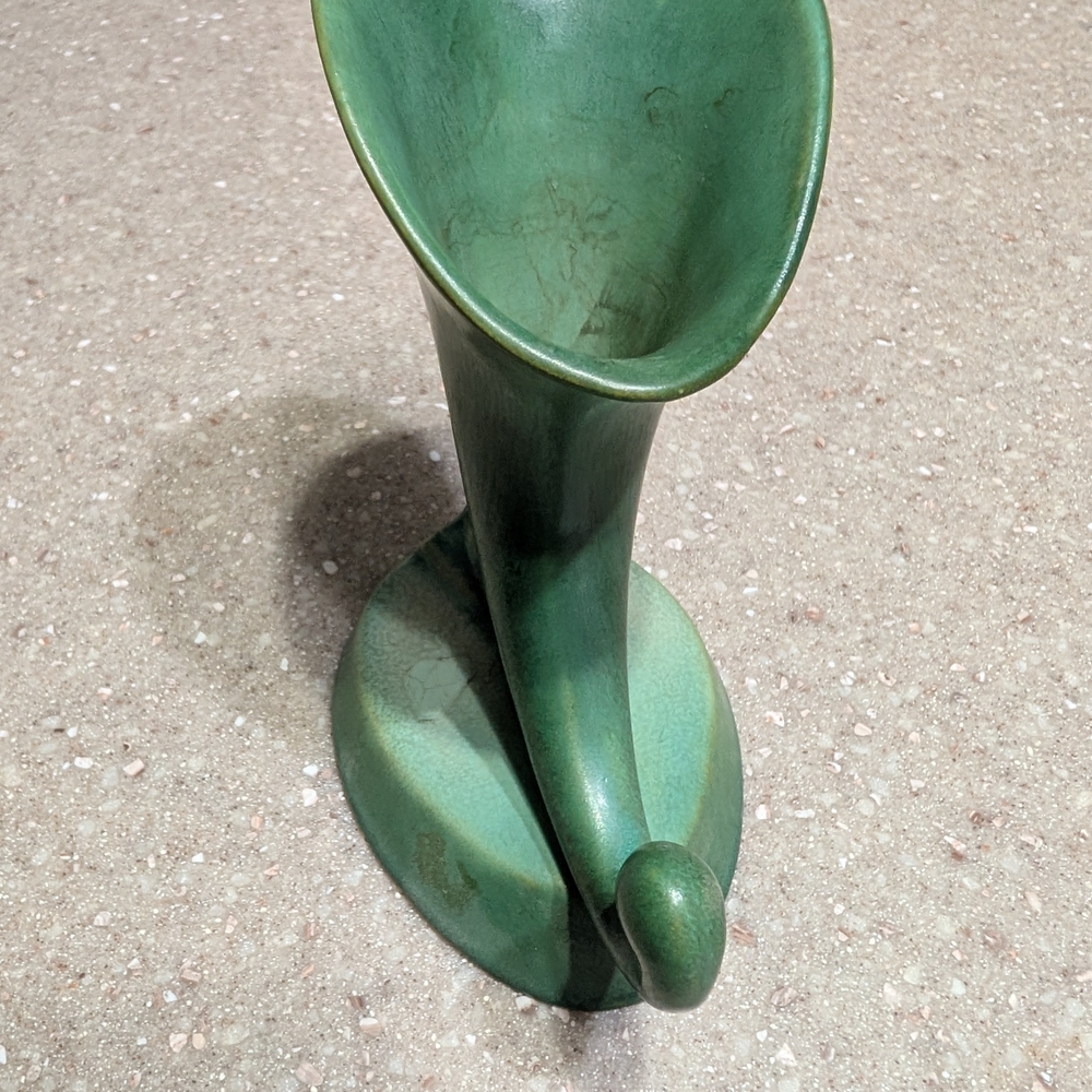 Elegant Green Pinecone Roseville Cornucopia Vase 126-6